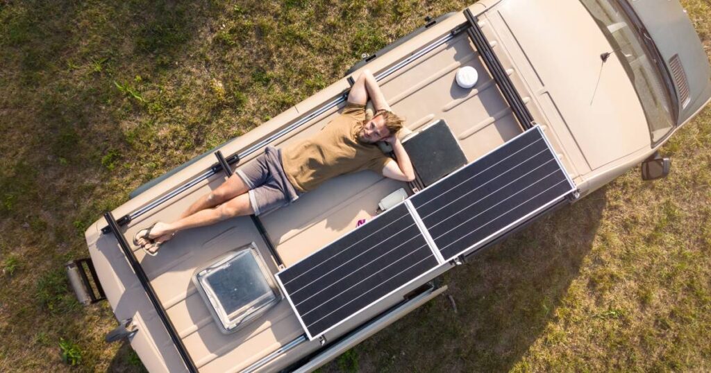 panneaux solaires pour camping car